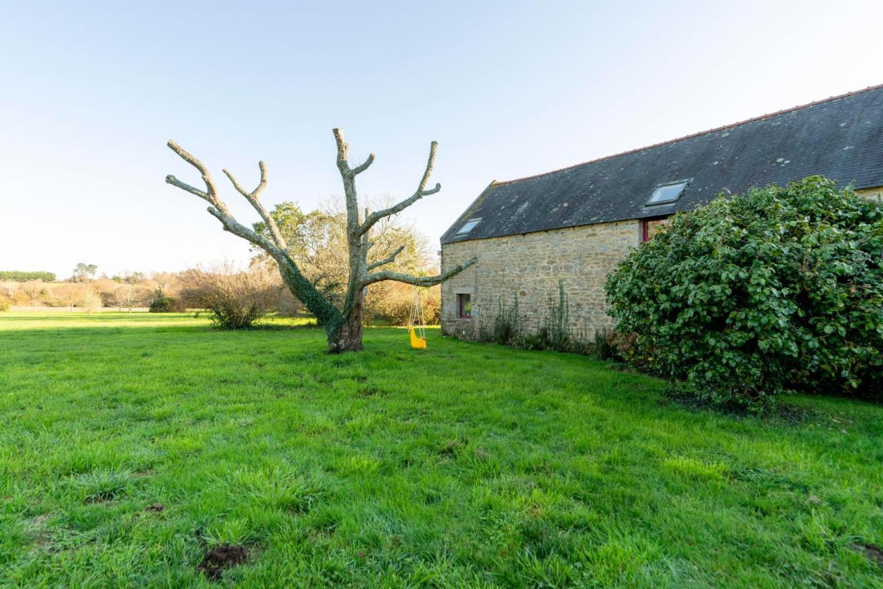 Kervarch - Ancienne maison de ferme à 5 km de la mer Trégunc Esterno foto